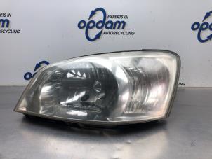 Used Headlight, left Hyundai Getz 1.3i 12V Price € 50,00 Margin scheme offered by Gebr Opdam B.V.