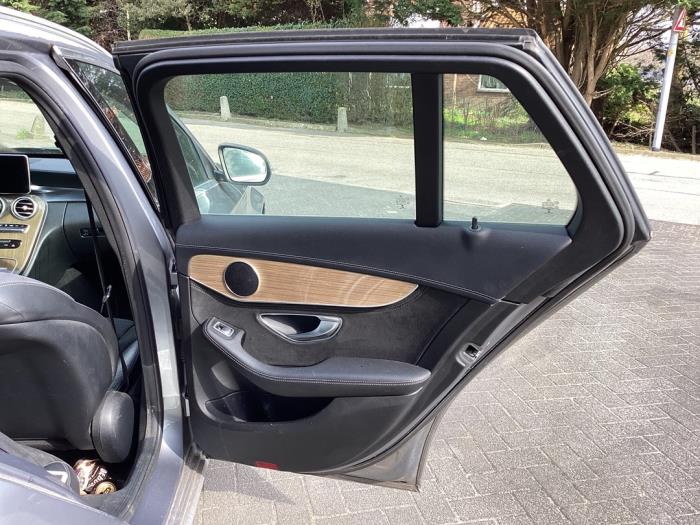 Drzwi prawe tylne wersja 4-drzwiowa z Mercedes-Benz C Estate (S205) C-350 e 2.0 16V 2015