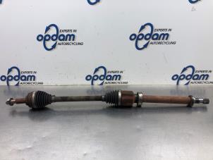 Used Front drive shaft, right Renault Clio IV Estate/Grandtour (7R) 1.5 Energy dCi 90 FAP Price € 100,00 Margin scheme offered by Gebr Opdam B.V.