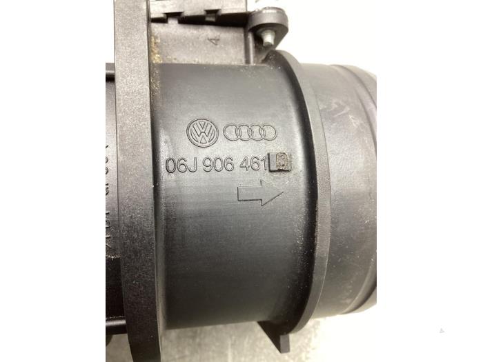 Medidor de flujo de aire de un Audi A6 (C7) 2.0 T FSI 16V 2014