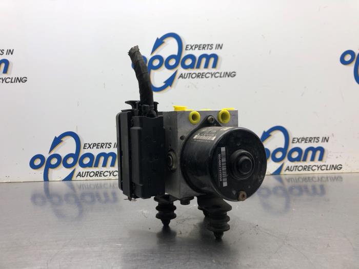 Begagnade ABS-pump Volkswagen Golf V (1K1) 1.6 FSI 16V Pris € 100,00 Marginaltabell erbjuds av Gebr Opdam B.V.