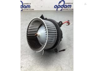 Usados Motor de ventilador de calefactor Mercedes Vito (447.6) 2.2 114 CDI 16V Precio € 50,00 Norma de margen ofrecido por Gebr Opdam B.V.