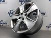 Set of sports wheels from a Renault Clio IV Estate/Grandtour (7R) 1.5 Energy dCi 90 FAP 2015