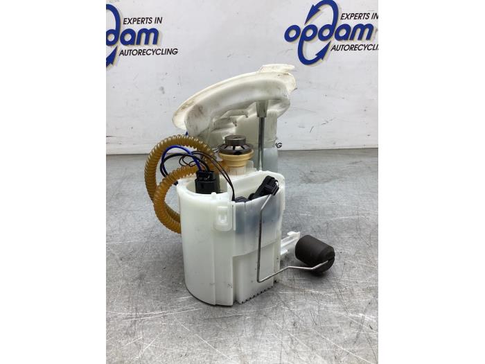 Gebrauchte Benzinpumpe BMW 1 serie (F21) 114i 1.6 16V Preis € 75,00 Margenregelung angeboten von Gebr Opdam B.V.