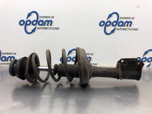 Used Front shock absorber rod, right Renault Twingo II (CN) 1.2 Price € 50,00 Margin scheme offered by Gebr Opdam B.V.