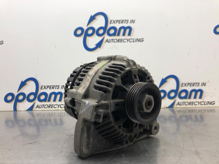 Begagnade Dynamo Renault Twingo (C06) 1.2 Pris € 45,00 Marginaltabell erbjuds av Gebr Opdam B.V.