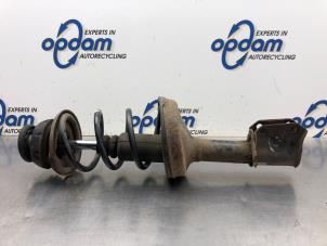 Used Front shock absorber rod, right Renault Twingo II (CN) 1.5 dCi 90 FAP Price € 50,00 Margin scheme offered by Gebr Opdam B.V.