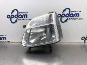 Używane Reflektor lewy Opel Agila (A) 1.2 16V Twin Port Cena € 50,00 Procedura marży oferowane przez Gebr Opdam B.V.