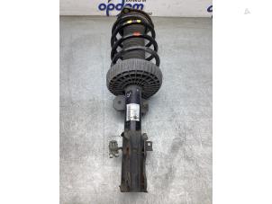 Used Front shock absorber rod, right Mercedes Vito (447.6) 2.2 114 CDI 16V Price € 125,00 Margin scheme offered by Gebr Opdam B.V.