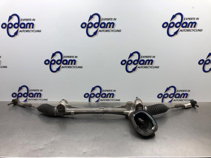 Begagnade Styrbox Toyota Aygo (B40) 1.0 12V VVT-i Pris € 135,00 Marginaltabell erbjuds av Gebr Opdam B.V.