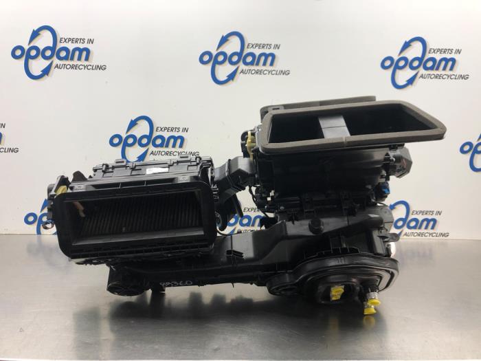 Cuerpo de calefactor de un Volkswagen Polo VI (AW1) 1.0 12V BlueMotion Technology 2018