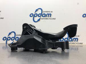 Used Brake pedal Volkswagen Polo VI (AW1) 1.0 12V BlueMotion Technology Price € 50,00 Margin scheme offered by Gebr Opdam B.V.
