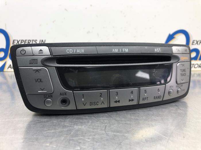 Radio/Lecteur CD d'un Toyota Aygo (B10) 1.0 12V VVT-i 2008