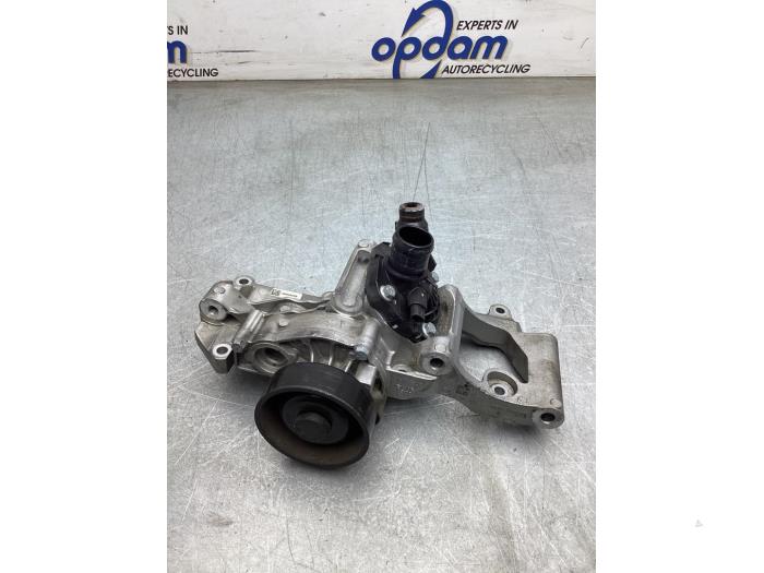 Begagnade Vattenpump BMW 2 serie Active Tourer (F45) 218i 1.5 TwinPower Turbo 12V Pris € 125,00 Marginaltabell erbjuds av Gebr Opdam B.V.