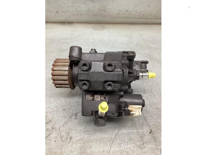 Begagnade Mekanisk bränslepump Mercedes A (W176) 1.5 A-180 CDI, A-180d 16V Pris € 175,00 Marginaltabell erbjuds av Gebr Opdam B.V.