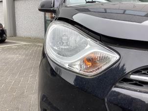 Używane Reflektor prawy Hyundai i10 (F5) 1.1i 12V Cena € 70,00 Procedura marży oferowane przez Gebr Opdam B.V.