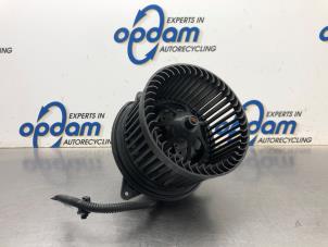 Usagé Ventilateur chauffage Ford Transit Connect 1.8 TDCi 90 Prix € 50,00 Règlement à la marge proposé par Gebr Opdam B.V.