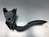 Accelerator pedal from a Renault Clio IV (5R) 1.5 Energy dCi 90 FAP 2013