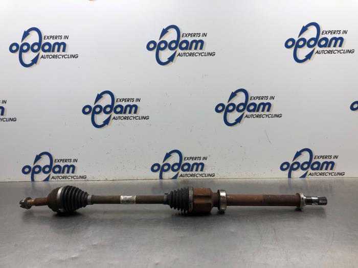 Front drive shaft, right from a Renault Clio IV (5R) 1.5 Energy dCi 90 FAP 2013