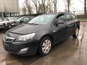 Used Door 4-door, front left Opel Astra J Sports Tourer (PD8/PE8/PF8) 1.7 CDTi 16V Price on request offered by Gebr Opdam B.V.