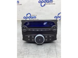Used Radio CD player Chevrolet Spark (M300) 1.0 16V Price € 200,00 Margin scheme offered by Gebr Opdam B.V.