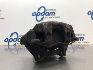 Usados Pinza de freno derecha detrás Ford Transit Connect 1.8 TDCi 90 DPF Precio € 50,00 Norma de margen ofrecido por Gebr Opdam B.V.