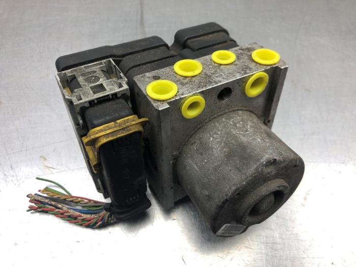 ABS pump from a Peugeot 206 (2A/C/H/J/S) 1.6 16V 2005