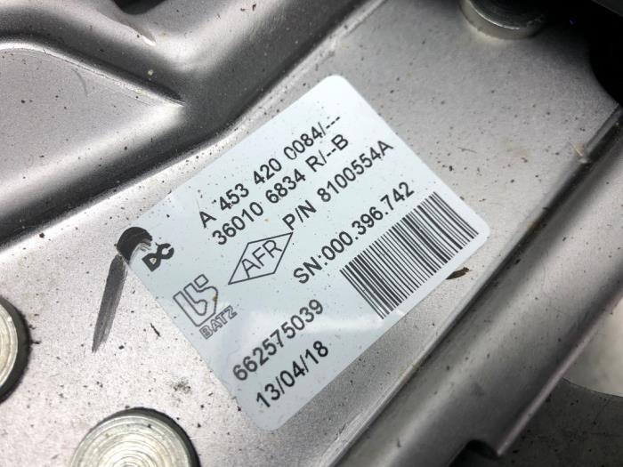 Handbremsgriff van een Renault Twingo III (AH) 1.0 SCe 70 12V 2018