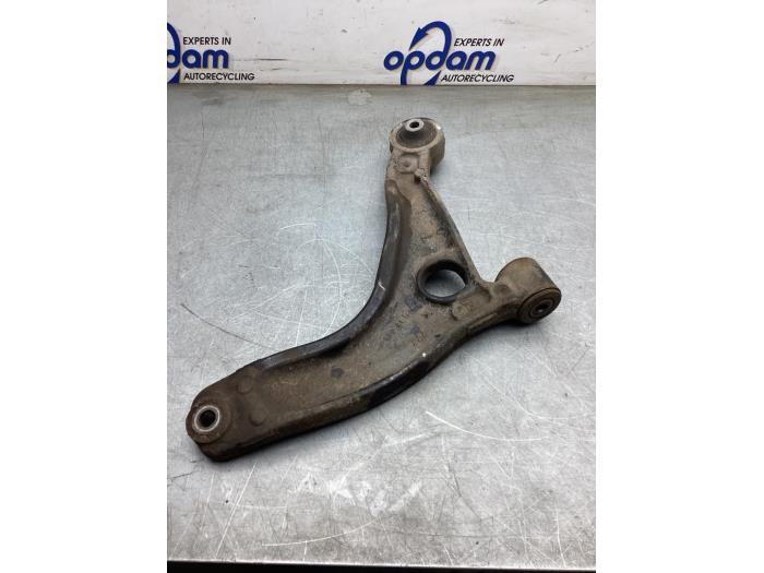 Front lower wishbone, left from a Opel Movano 2.3 CDTi Biturbo 16V FWD 2015