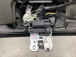 Usagé Mécanique de verrouillage hayon Audi A4 (B9) 2.0 40 TDI 16V Prix € 35,00 Règlement à la marge proposé par Gebr Opdam B.V.