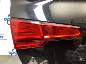 Usagé Feu arrière gauche Audi A4 (B9) 2.0 40 TDI 16V Prix € 175,00 Règlement à la marge proposé par Gebr Opdam B.V.
