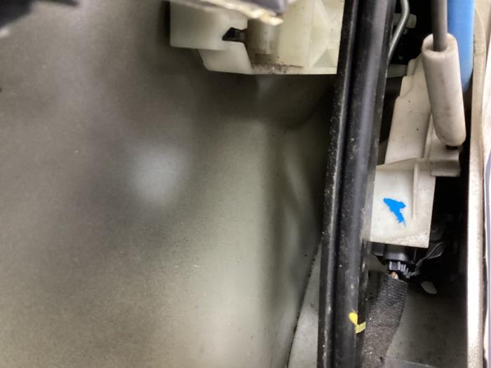 Serrure portière mécanique 4portes arrière droite d'un Kia Picanto (JA) 1.0 12V 2019