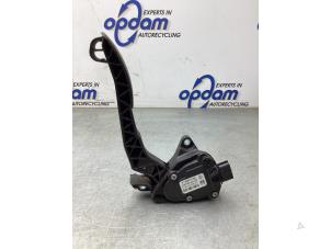 Used Throttle pedal position sensor Opel Movano 2.3 CDTi Biturbo 16V FWD Price € 60,50 Inclusive VAT offered by Gebr Opdam B.V.