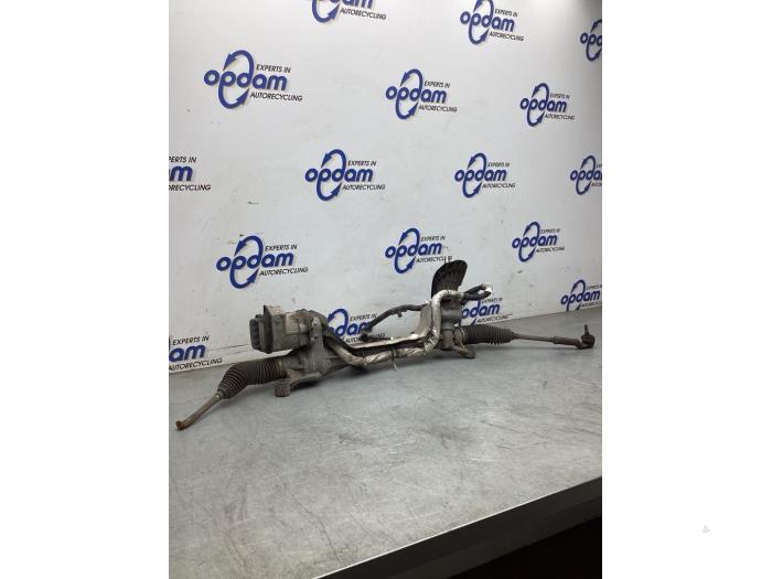 Power steering box from a Ford Focus 3 Wagon 1.6 Ti-VCT 16V 125 2012