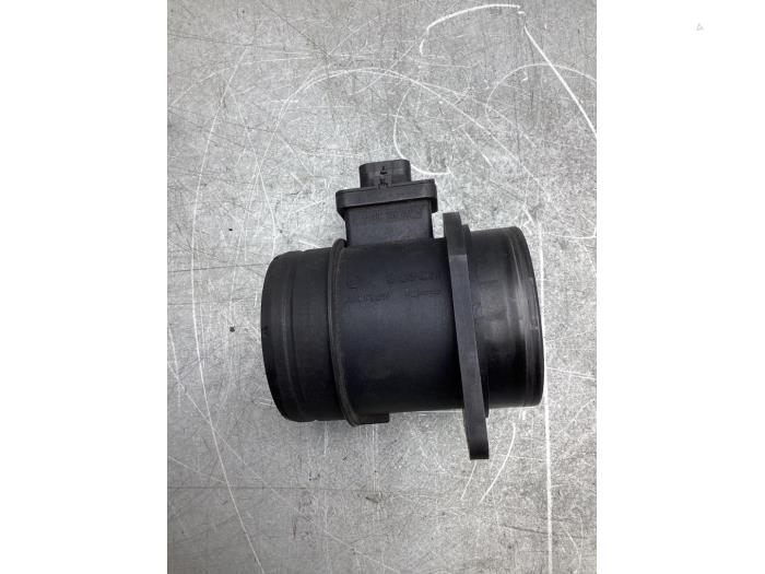Airflow meter from a Seat Ibiza ST (6J8) 1.2 TDI Ecomotive 2011