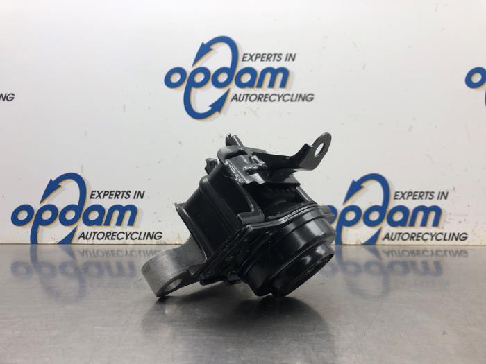 Used Engine mount Opel Karl 1.0 12V Price € 27,00 Margin scheme offered by Gebr Opdam B.V.