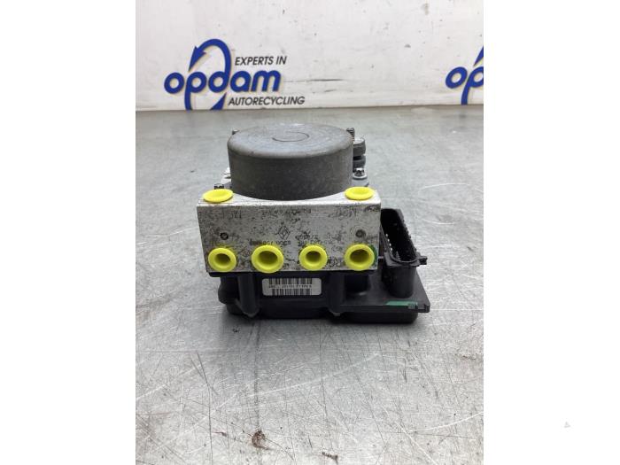 Begagnade ABS-pump Dacia Logan (LS) 1.4 Pris € 70,00 Marginaltabell erbjuds av Gebr Opdam B.V.