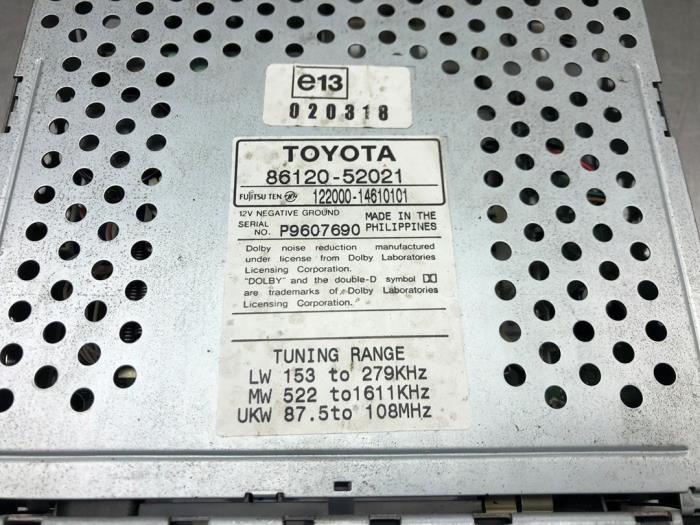 Radio/Cassette van een Toyota Yaris (P1) 1.3 16V VVT-i 2001