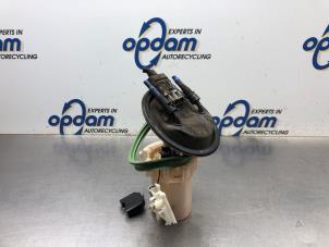 Usados Bomba de gasolina Opel Zafira (F75) 1.8 16V Precio € 50,00 Norma de margen ofrecido por Gebr Opdam B.V.
