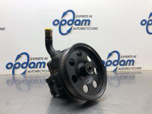 Used Power steering pump Ford Focus 1 1.6 16V Price € 50,00 Margin scheme offered by Gebr Opdam B.V.