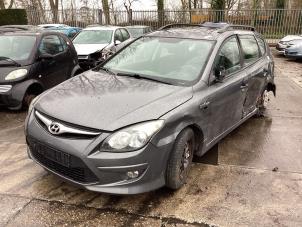 Used Front suspension system, left Hyundai i30 Crosswagon (WWH) 1.4 CVVT 16V Price on request offered by Gebr Opdam B.V.