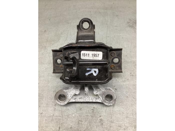 Used Engine mount Opel Karl 1.0 12V Price € 20,00 Margin scheme offered by Gebr Opdam B.V.