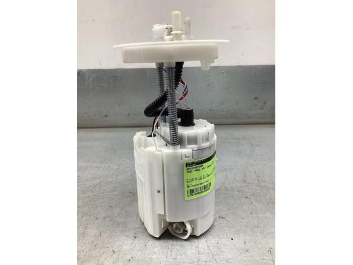 Gebrauchte Benzinpumpe Opel Karl 1.0 12V Preis € 50,00 Margenregelung angeboten von Gebr Opdam B.V.