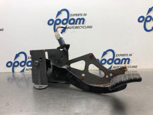 Used Brake pedal Renault Kangoo Express (FW) 1.5 dCi 90 FAP Price € 50,00 Margin scheme offered by Gebr Opdam B.V.