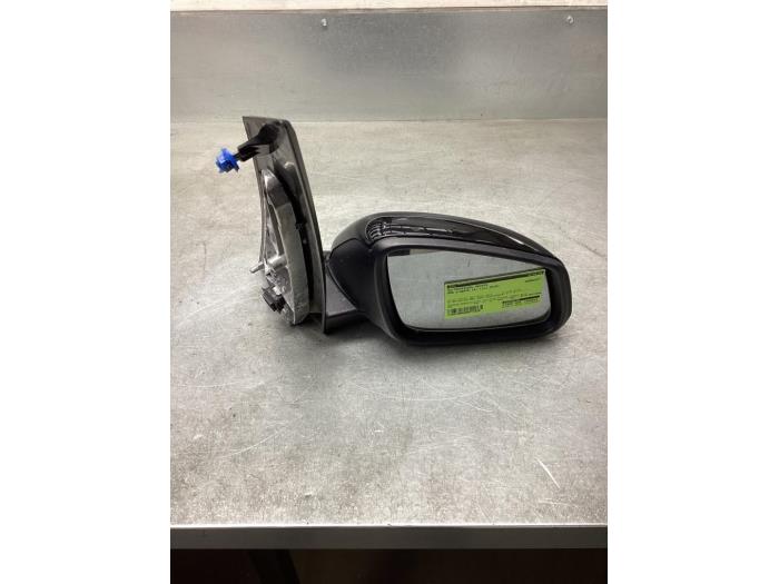 Wing mirror, right from a BMW 2 serie Active Tourer (F45) 218d 2.0 TwinPower Turbo 16V 2015