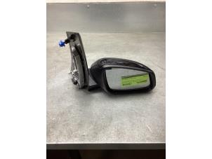 Used Wing mirror, right BMW 2 serie Active Tourer (F45) 218d 2.0 TwinPower Turbo 16V Price € 150,00 Margin scheme offered by Gebr Opdam B.V.