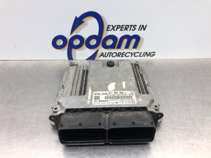 Used Engine management computer Audi A4 (B9) 2.0 40 TDI 16V Price € 225,00 Margin scheme offered by Gebr Opdam B.V.
