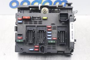 Używane Skrzynka bezpieczników Peugeot 206 (2A/C/H/J/S) 1.4 HDi Cena € 40,00 Procedura marży oferowane przez Gebr Opdam B.V.