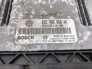 Engine management computer from a Volkswagen Golf V (1K1) 1.6 FSI 16V 2004