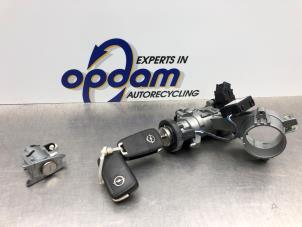Used Set of cylinder locks (complete) Opel Karl 1.0 12V Price € 100,00 Margin scheme offered by Gebr Opdam B.V.